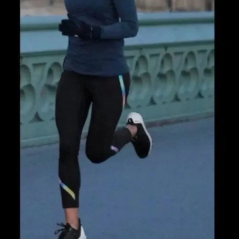 Like New! Athleta Spectrum Sonar Reflective Tights in Size MP